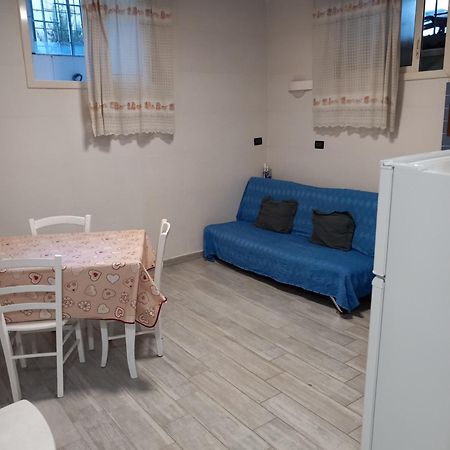Appartamenti Cavarretta Seminterrati Mondello Ruang foto