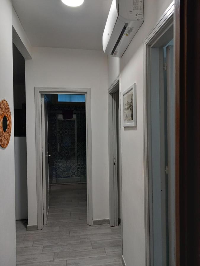 Appartamenti Cavarretta Seminterrati Mondello Ruang foto