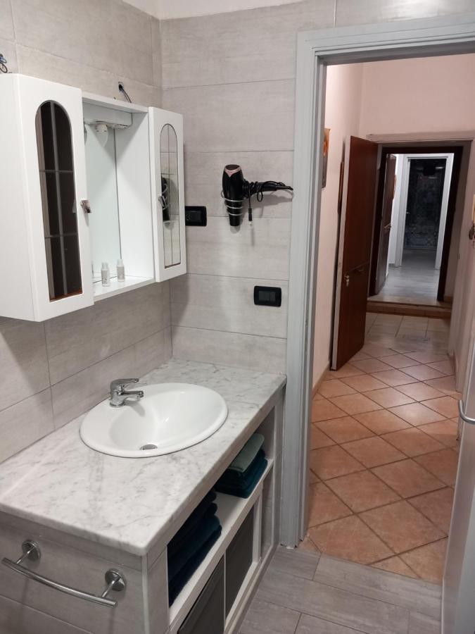 Appartamenti Cavarretta Seminterrati Mondello Ruang foto